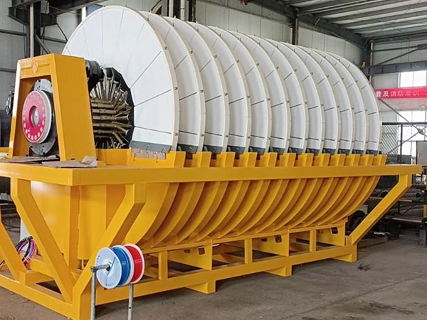 Thiết bị tách chất lỏng rắn
